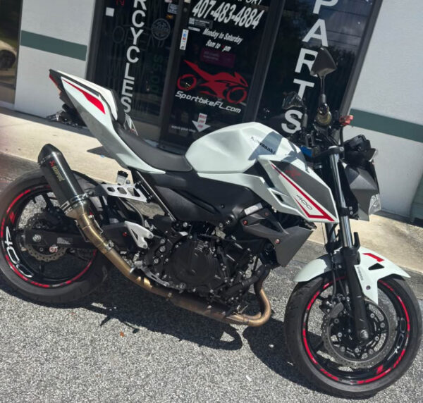 2023 Kawasaki Z400 - White - ($5,500)